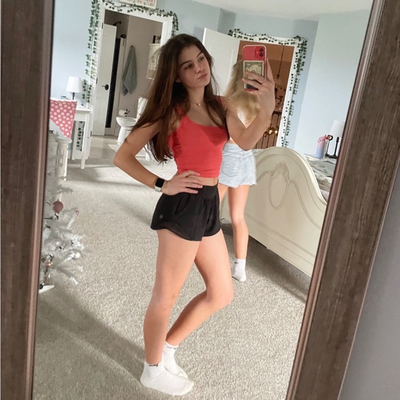 Meet your Posher, Tessa - Picture 1 of 1